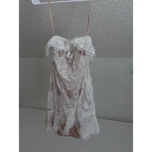 Selfie Leslie Size M White Lace Strapless Mini Dress